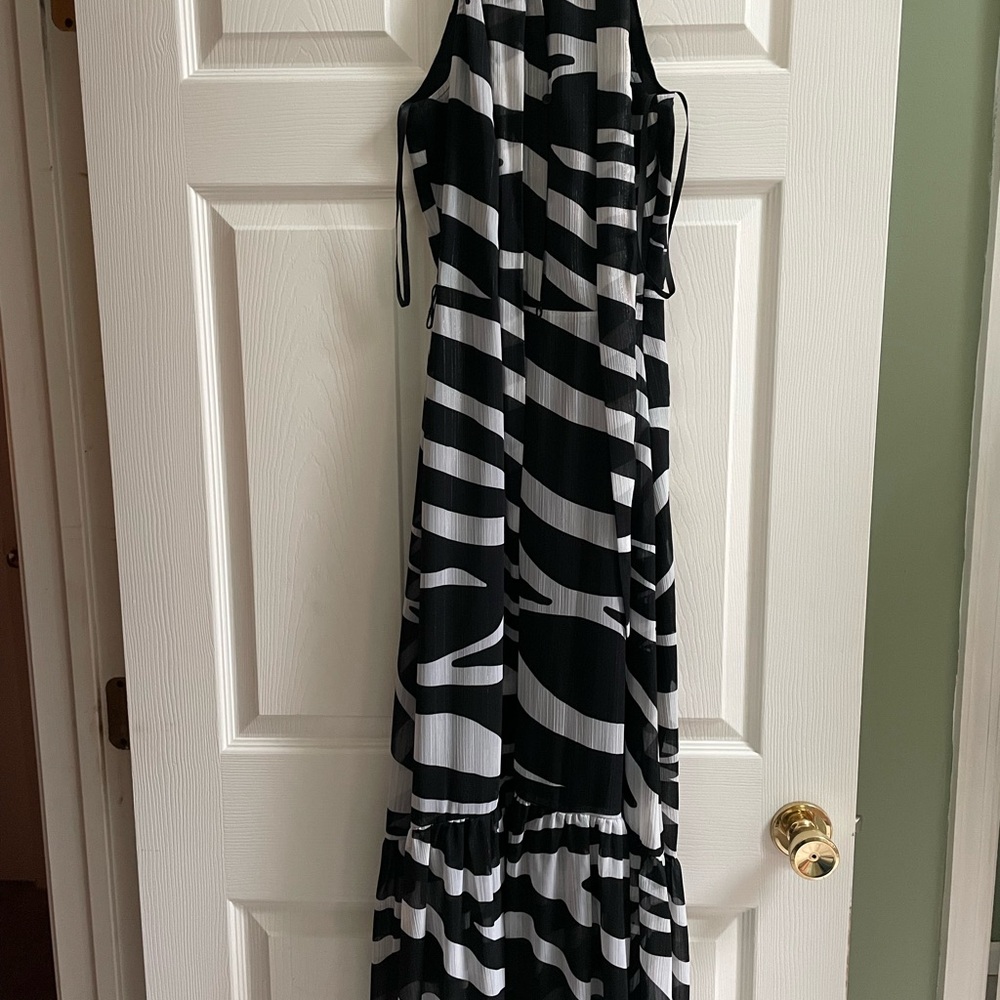 Donna Morgan Black and White Ruffled Halter Sundress